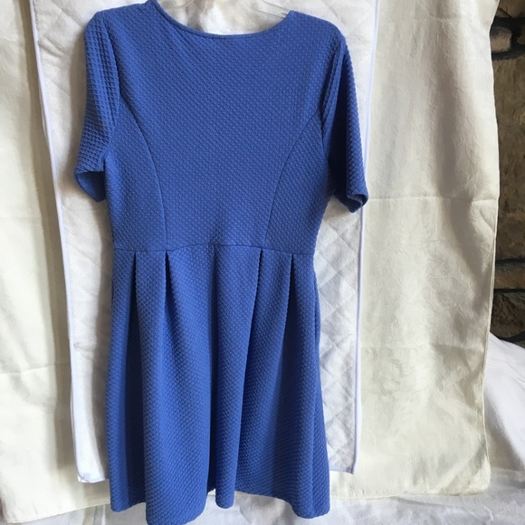 Cute Periwinkle/lilac Dress - Picture 2 of 6